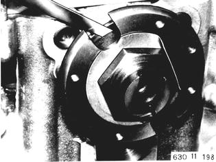 63011198 - Zum Vergrößern klicken