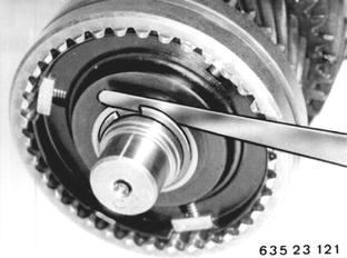 63523121 - click to zoom