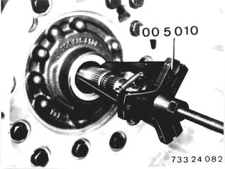 73324082 - click to zoom