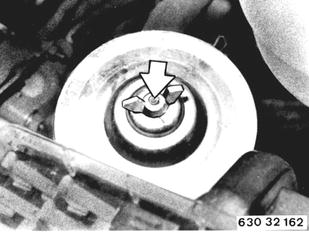 63032162 - Zum Vergrößern klicken